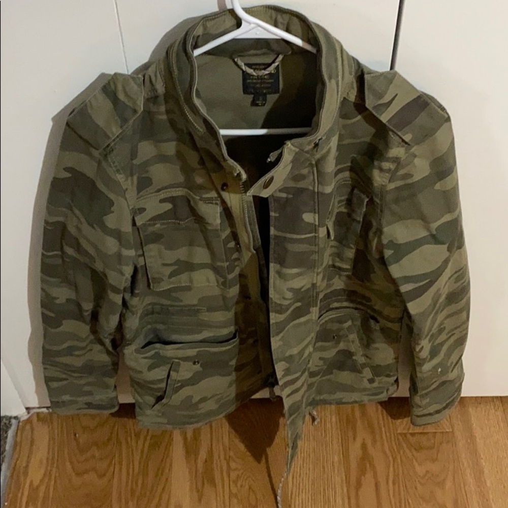 Lucky brand men’s M-65 camo field jacket